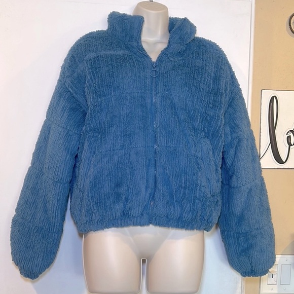 WILD FABLE BLUE FAUX FUR JACKET - Picture 2 of 12